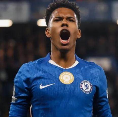 企鹅体育直播tv版 name=-埃斯特旺：适应很顺利 第一次见雪 每周两次英语课