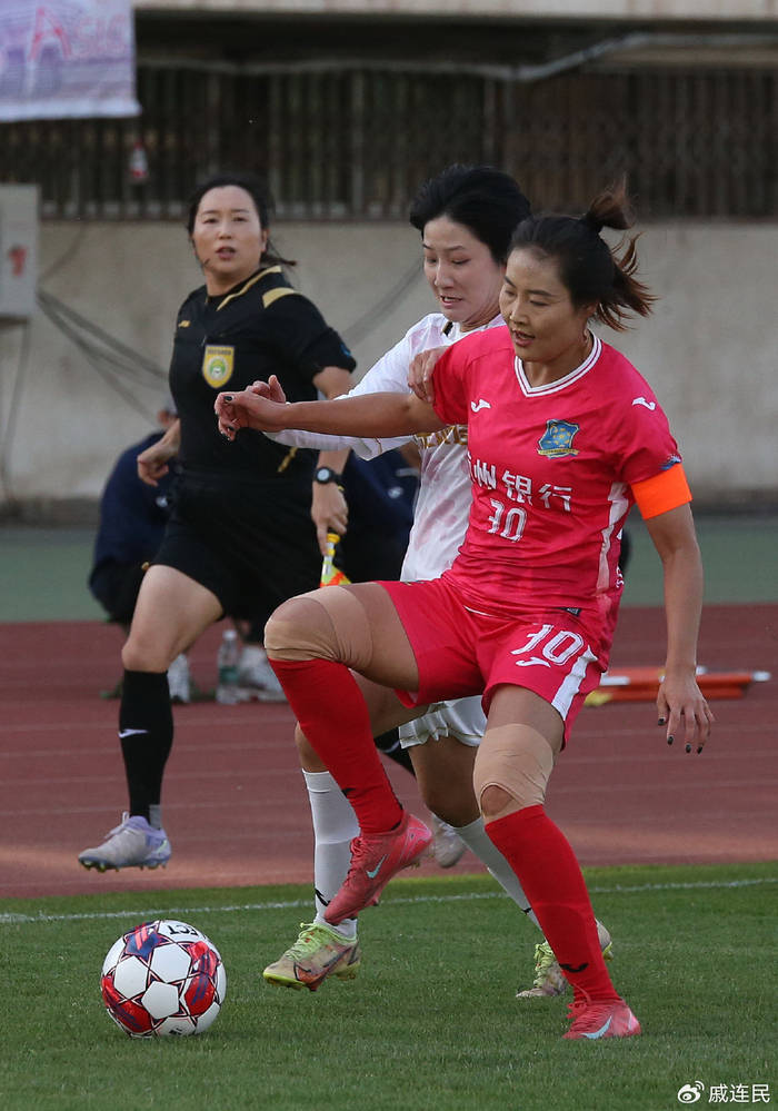 企鹅体育直播tv版 name=-女超联赛北京城建女足全新阵容强势起航 首轮4：1胜浙江迎来开门红|浙江队|新赛季|先农坛体育场|浙江杭州银行队|北京城建队_新浪体育_新浪新闻